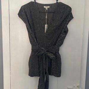 Short sleeve blouse with bow